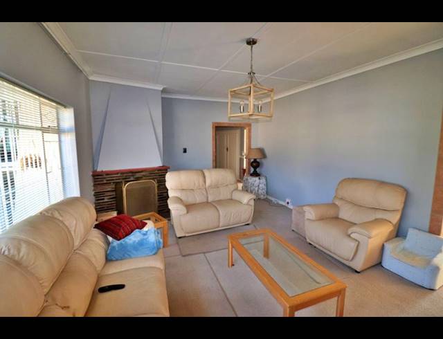3 BEDROOM HOUSE FOR SALE IN DAWNVIEW